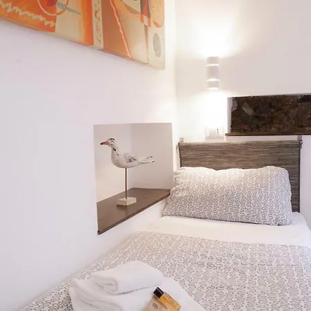 Casa Magiuli' Navona * Rome